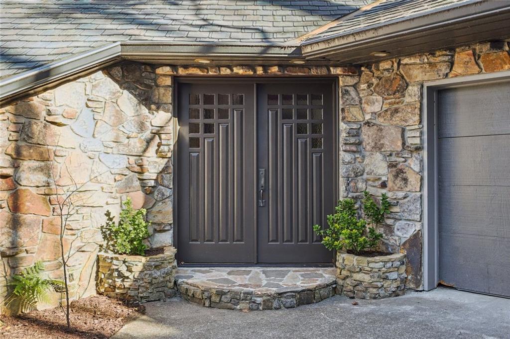 562 Pine Valley Road SE