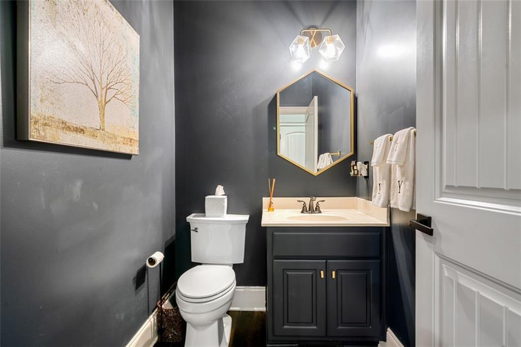 1525 Camden Cove Drive, Cumming, Georgia image 22