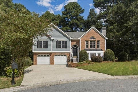 Homes For Sale - 3370 Stone Path Way<br/> Powder Springs, GA 30127
