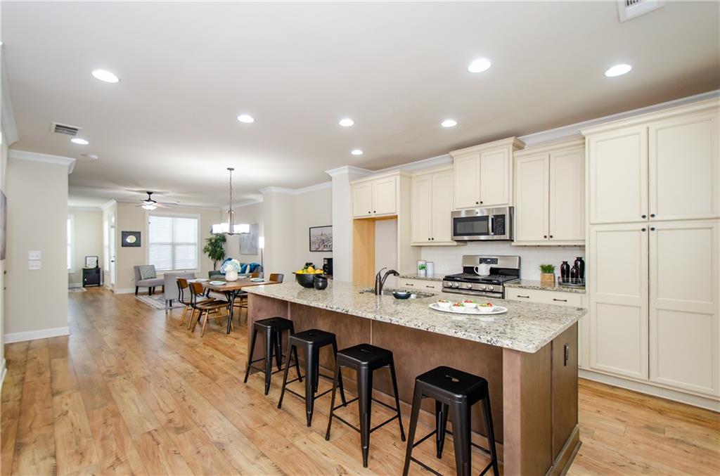 1323 Faircrest Way