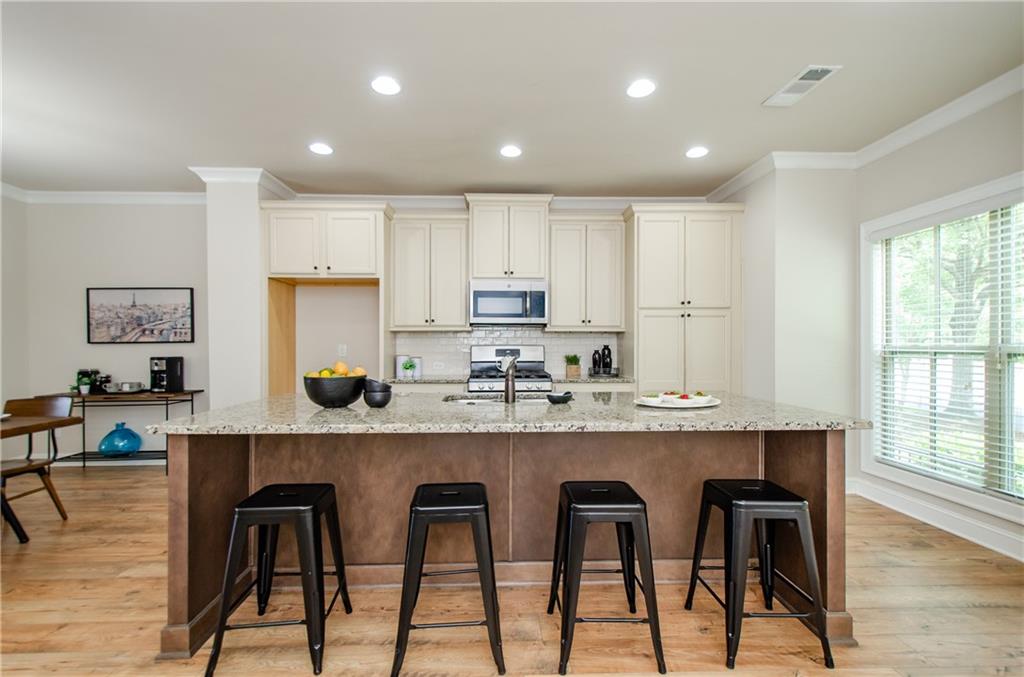 1323 Faircrest Way
