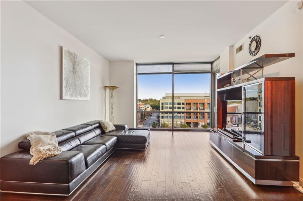 270 17th Street NW