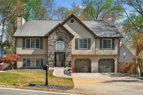 Homes For Sale - 2113 Township Drive<br/> Woodstock, GA 30189