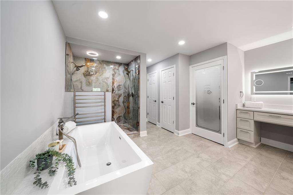 9058 Woodlake Lane