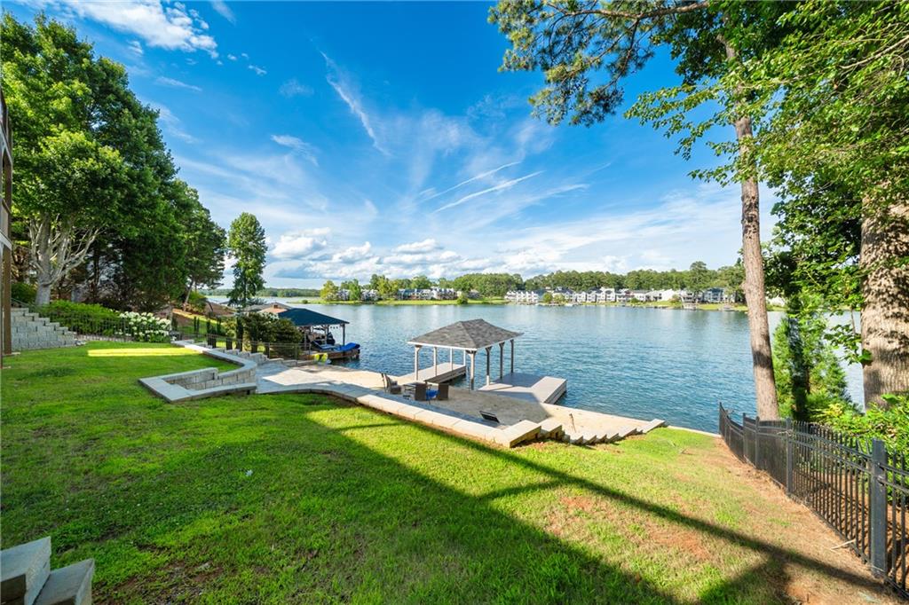 9058 Woodlake Lane