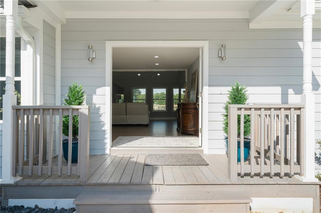 9058 Woodlake Lane