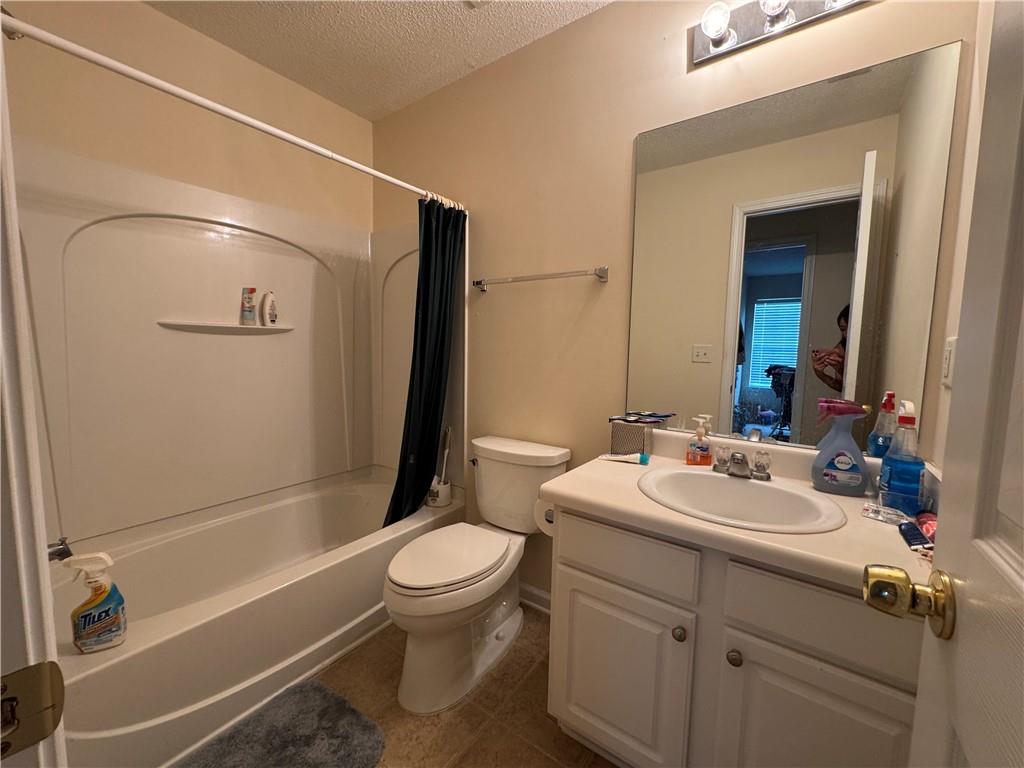 3871 Pleasant Oaks Dr Dr, Lawrenceville, Georgia image 22