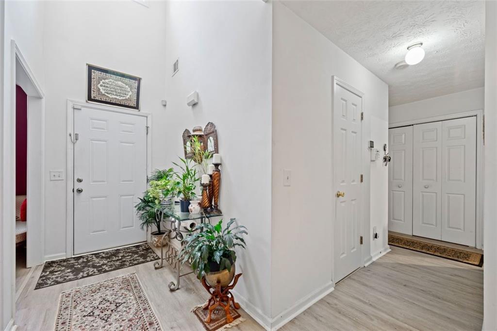 2575 Kentshire Way
