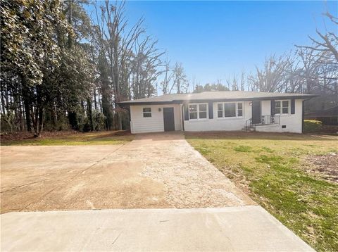 Homes For Sale - 1325 Hidden Circle Drive<br/> Sugar Hill, GA 30518