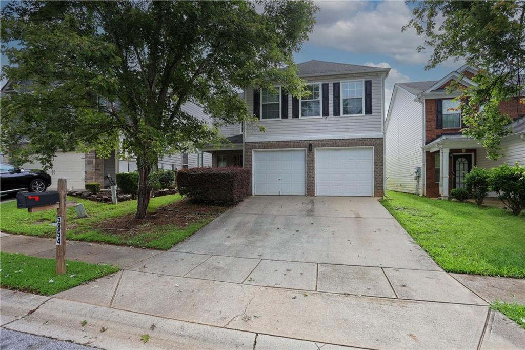 Well Maintained 5 bed, 3 bath home featuring a 2 car garage and fenced backyard. Located minutes from the airport and major highways, this spacious property offers ideal layout for families or roommates. No rental restrictions per for investors or as a primary residence. Priced to sell. Don't miss this opportunity! Seller is willing to negotiate a deal with furniture included.