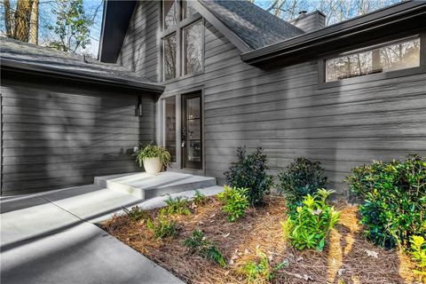 Homes For Sale - 95 Lake Top Court<br/> Roswell, GA 30076