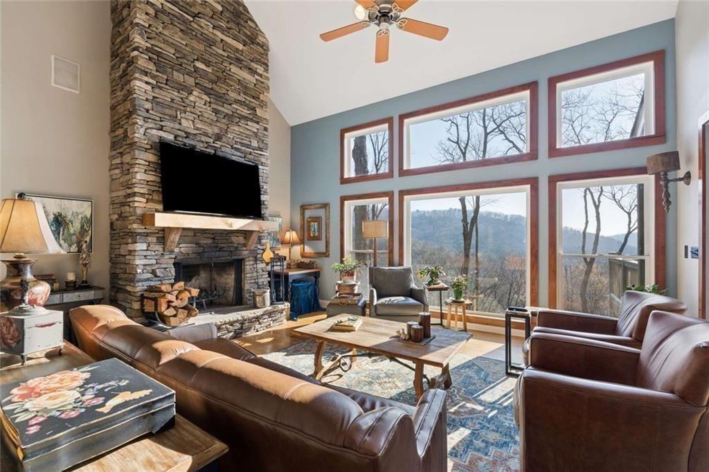 1458 Valley View Drive