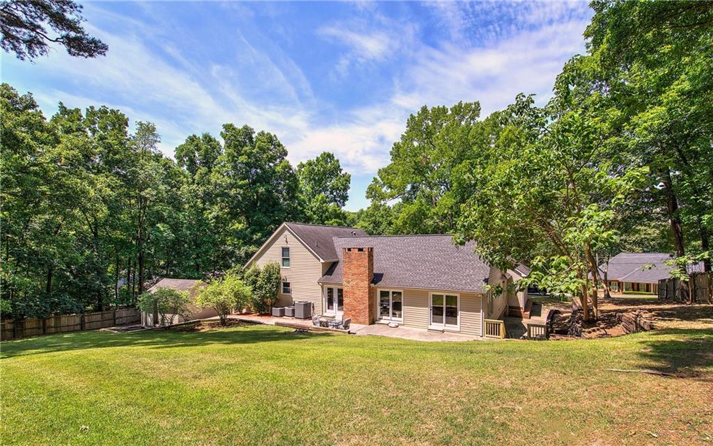 224 Shadowood Drive SE