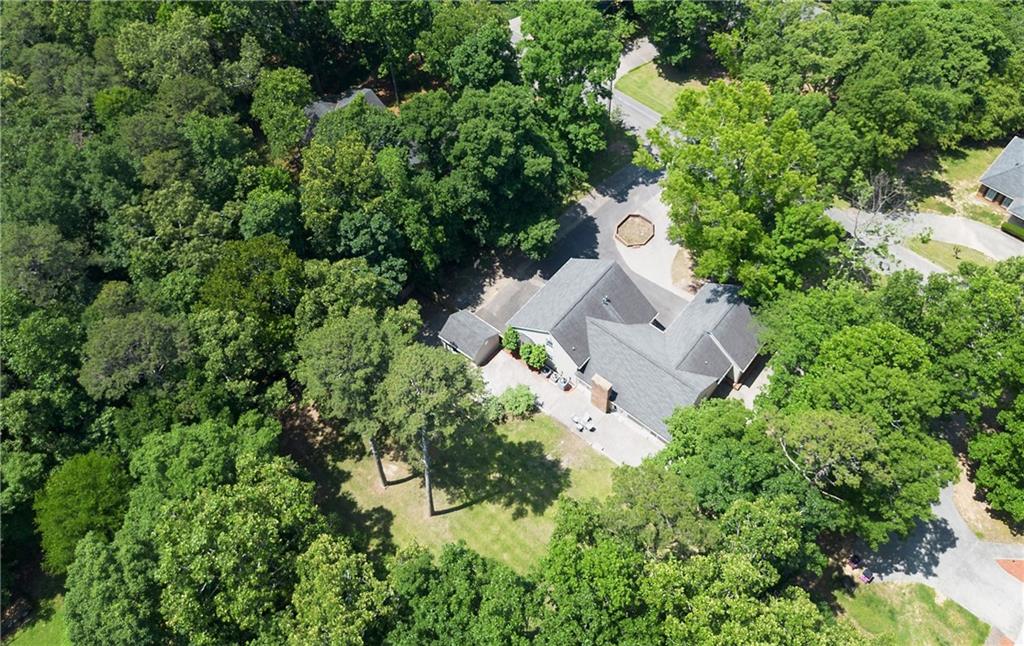 224 Shadowood Drive SE