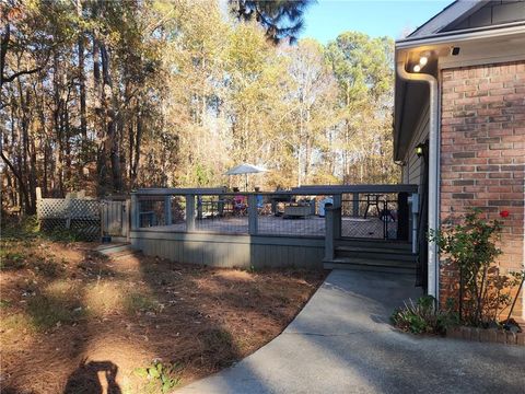 A home in Fairburn