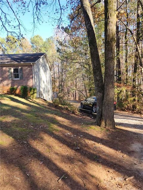 A home in Fairburn