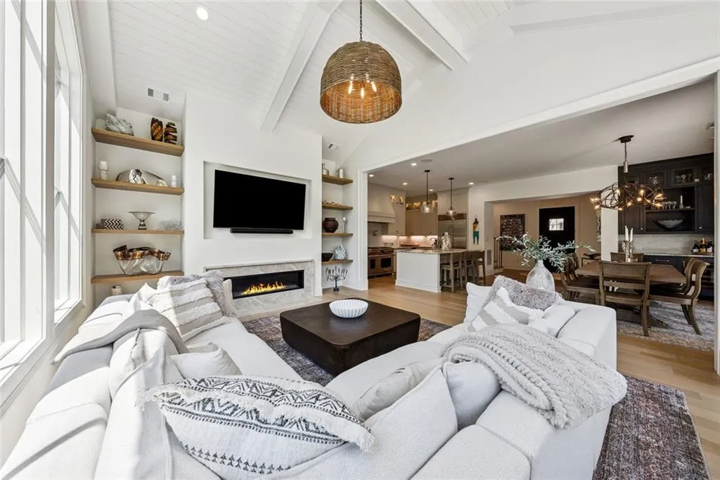 Alpharetta, Georgia 30004, United States, 4 Bedrooms Bedrooms, ,5 BathroomsBathrooms,Residential,Active,133089