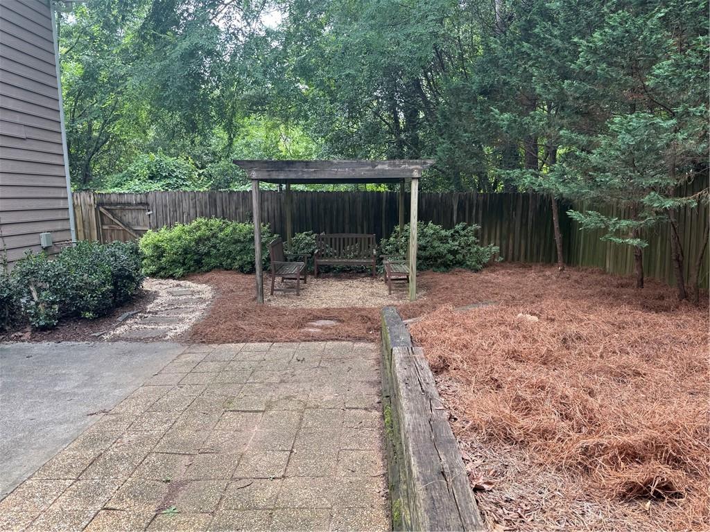 184 Peachtree Hollow Court