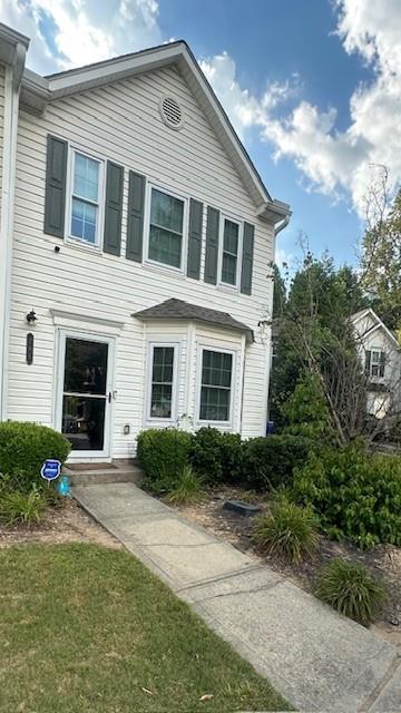 Looking for the perfect investment? Check out this 3BR/2.5BA end-unit townhome with tons of potential. This a great find for someone looking to put in some sweat equity to make it their own. There are no rental caps in this community. Located in a beautiful gated swim/tennis community with a clubhouse and playground in Southwest Atlanta. It's ideal for gatherings. Easy access to interstates, the airport, downtown, restaurants, shopping & Marta.