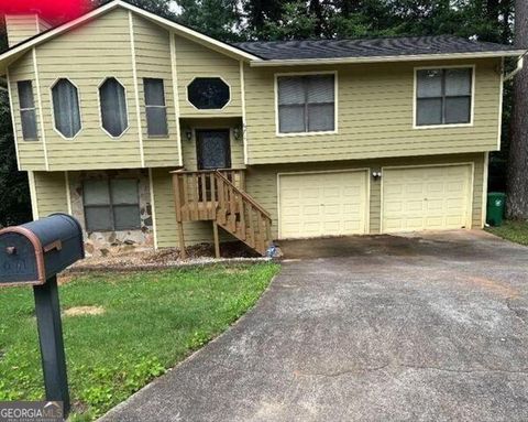 Homes For Sale - 671 Pepperwood Trail<br/> Dekalb County, Stone Mountain, GA 30087