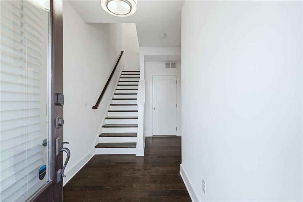 2159 Colvin Court NW