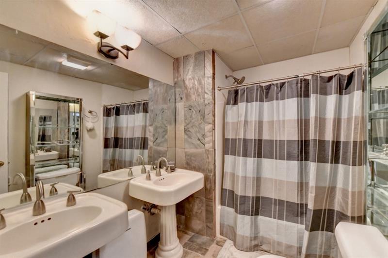 8530 Hightower Trail, Snellville, Georgia image 23