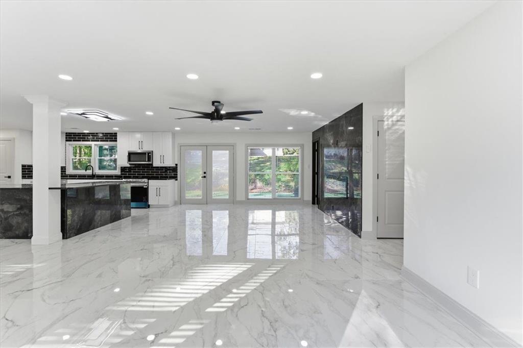 2281 FOX HOUND Parkway