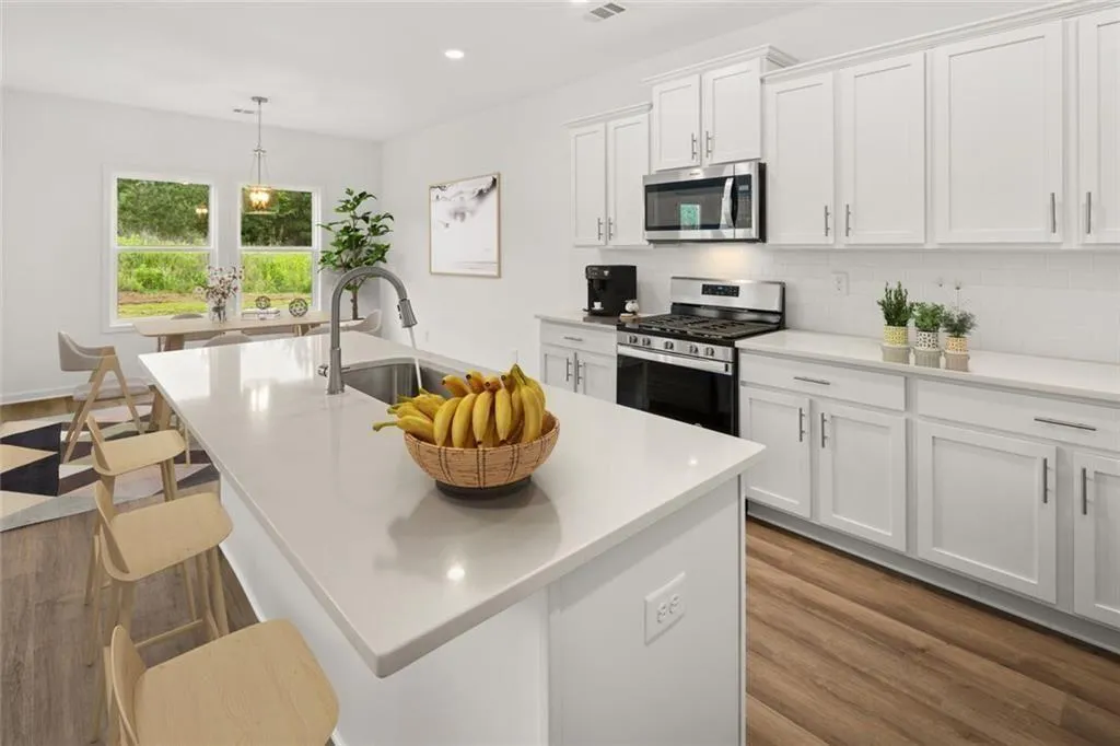 Loganville, Georgia 30052, United States, 3 Bedrooms Bedrooms, ,3 BathroomsBathrooms,Residential,Active,124615