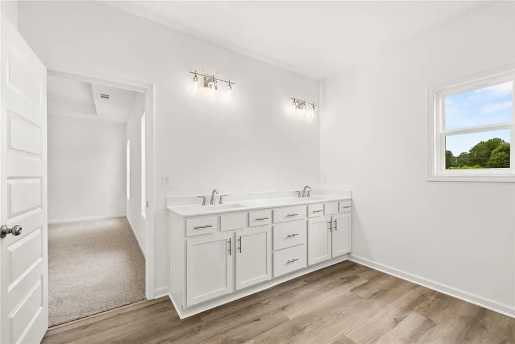 Loganville, Georgia 30052, United States, 3 Bedrooms Bedrooms, ,3 BathroomsBathrooms,Residential,Active,124615