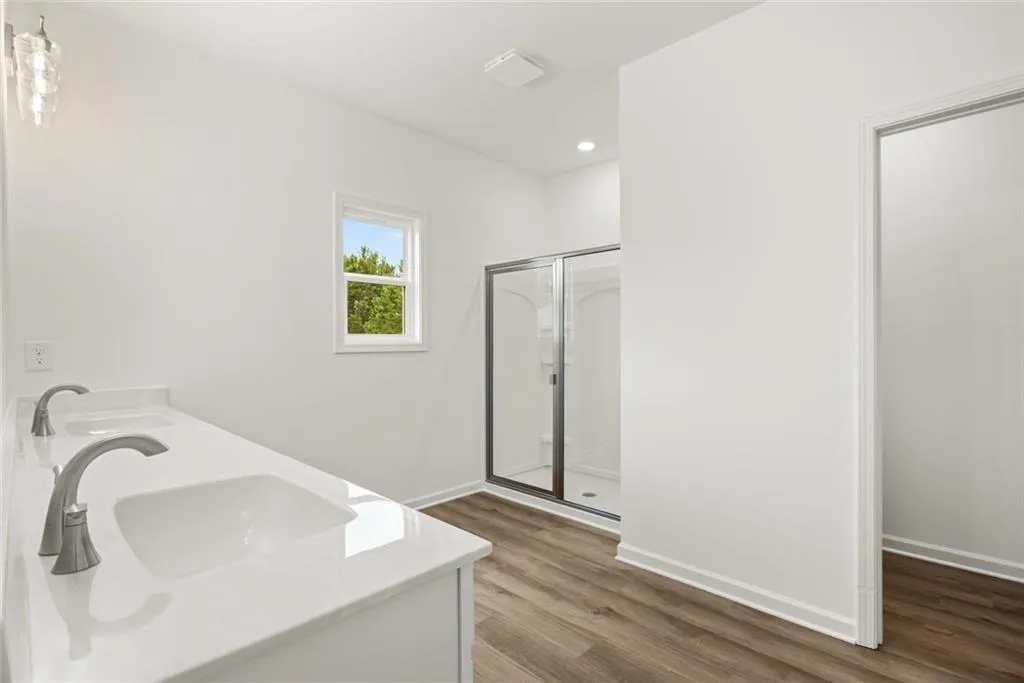 Loganville, Georgia 30052, United States, 3 Bedrooms Bedrooms, ,3 BathroomsBathrooms,Residential,Active,124615