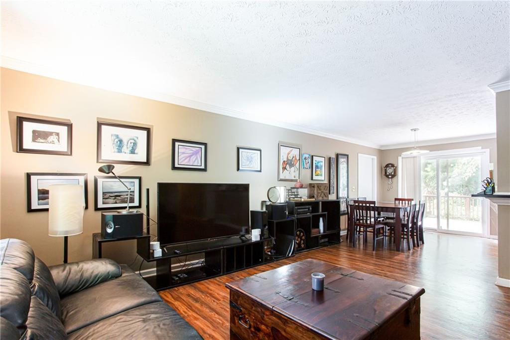 1561 Danbury Drive