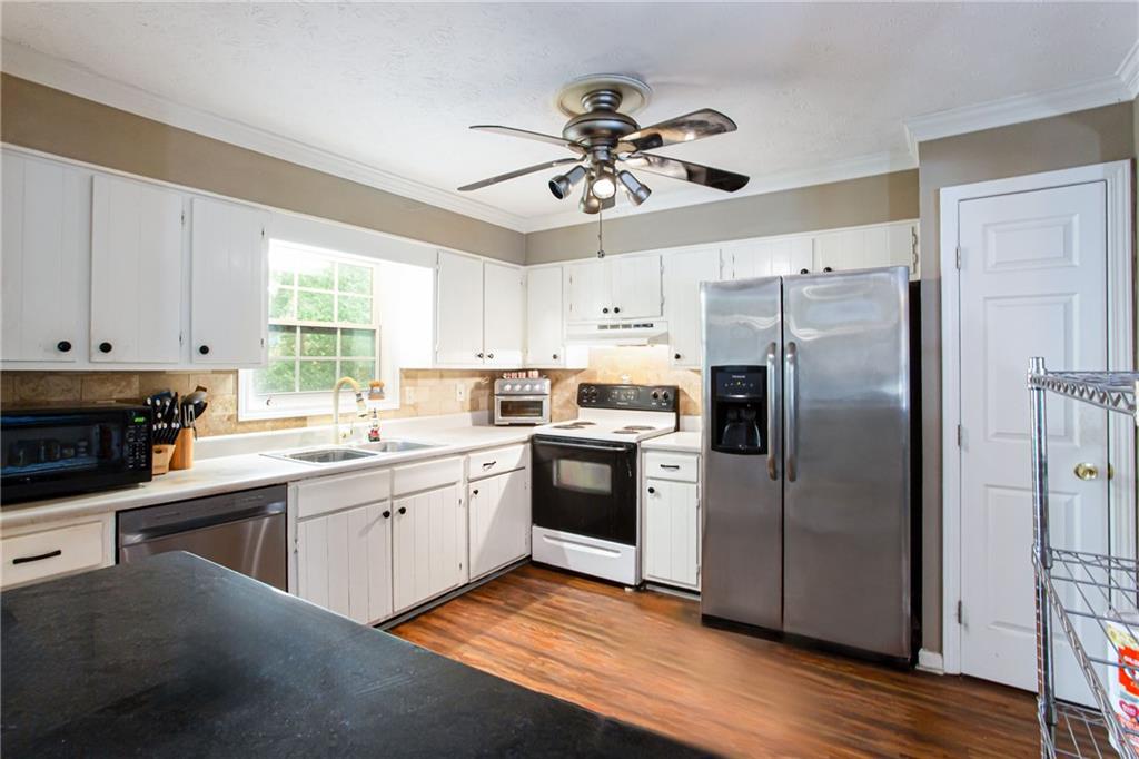 1561 Danbury Drive