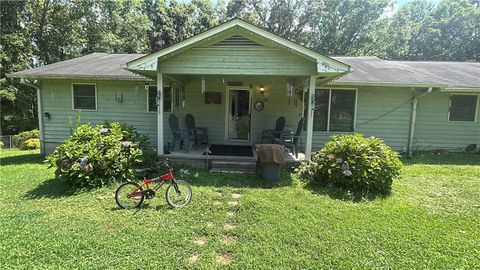 571 Currahee Lane Toccoa GA 30577