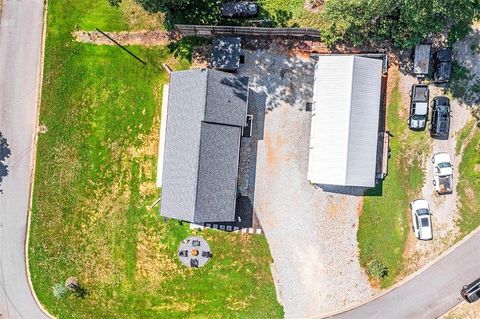 A home in Dawsonville