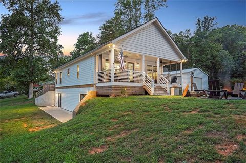 A home in Dawsonville