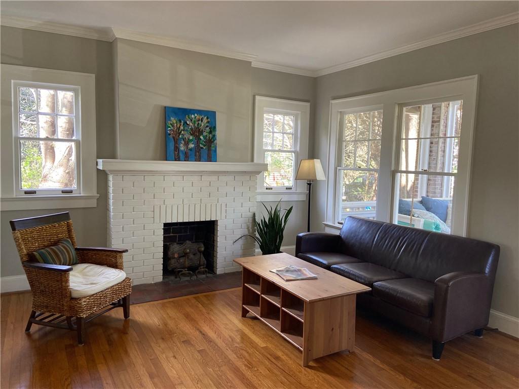 211 Greenwood Circle