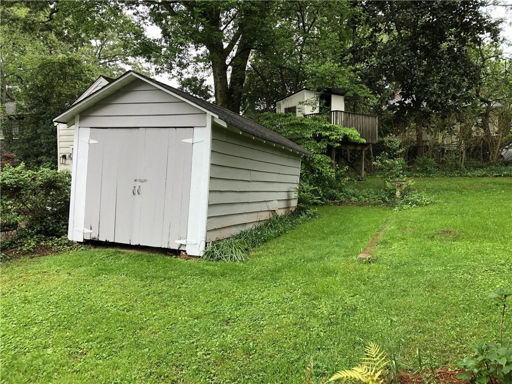 211 Greenwood Circle