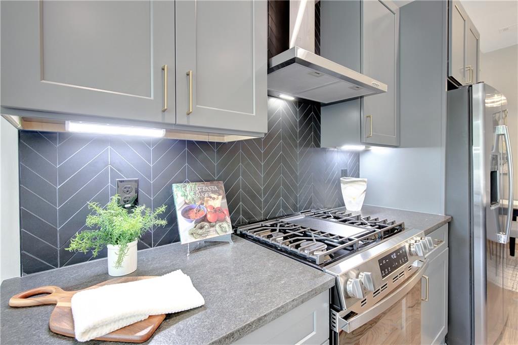 458 Connally Street SE