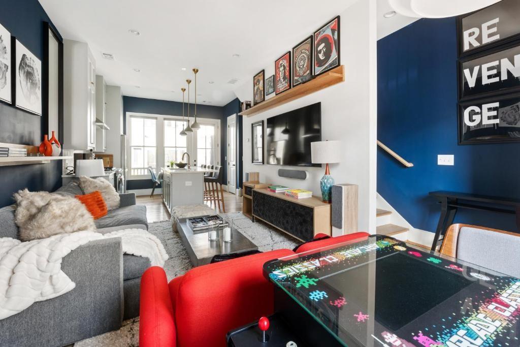 691 Fraser Street SE