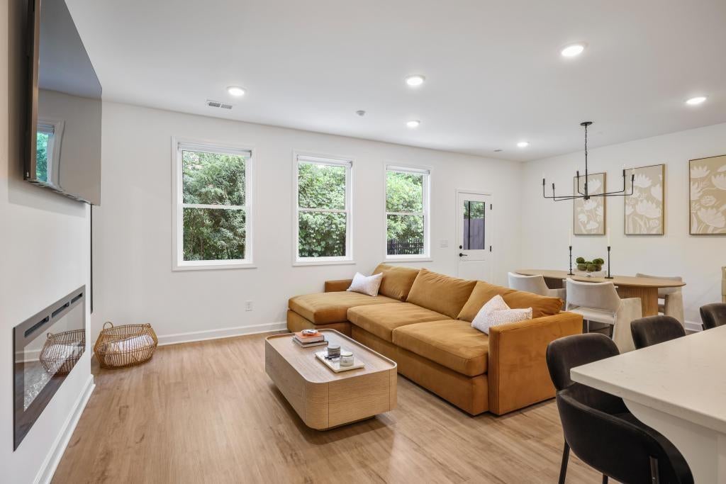 3303 Cranston Lane