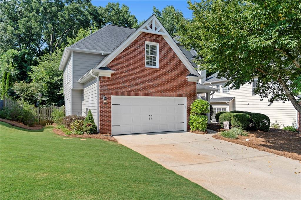 1114 Glenrose Drive SE