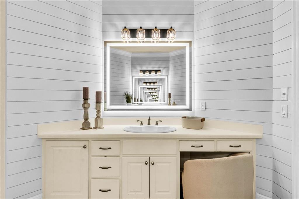 BRADSHAW FARM - Residential