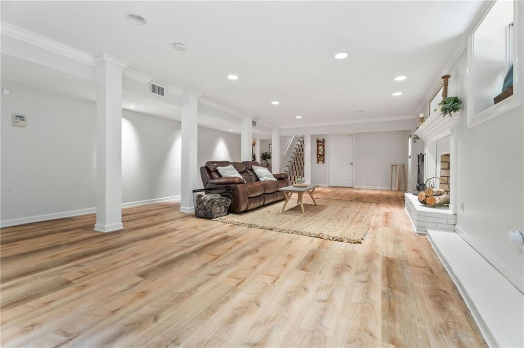 10 Wyndham Drive, Sandy Springs, Georgia image 37