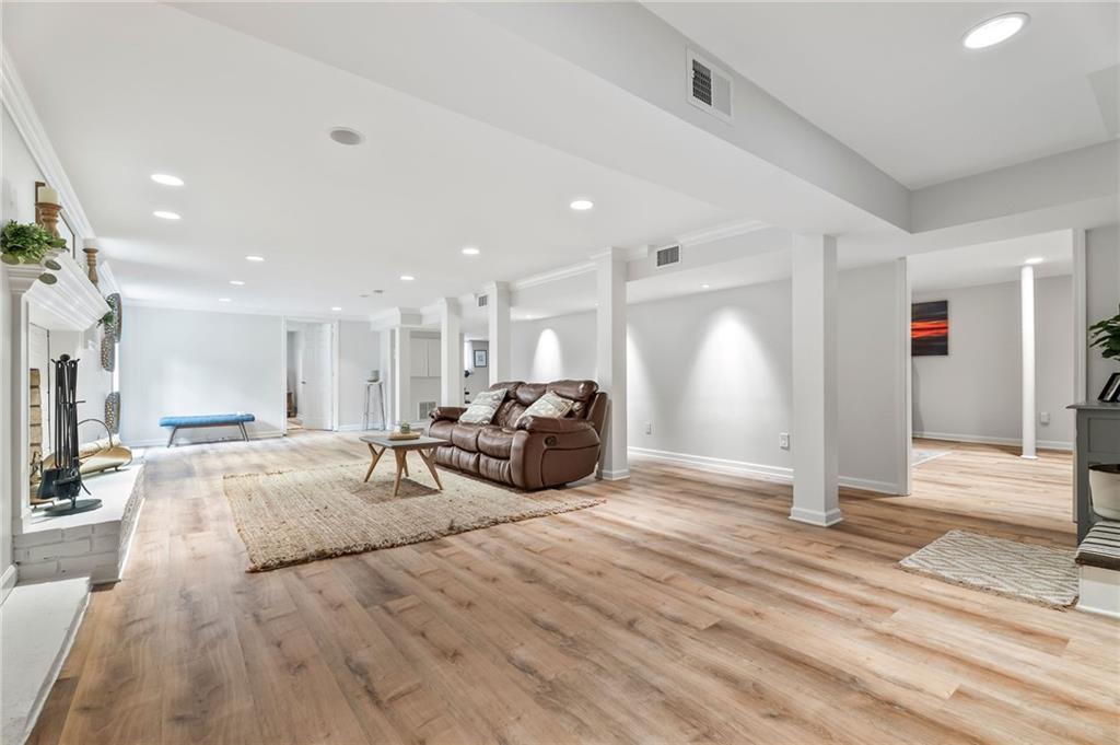 10 Wyndham Drive, Sandy Springs, Georgia image 35