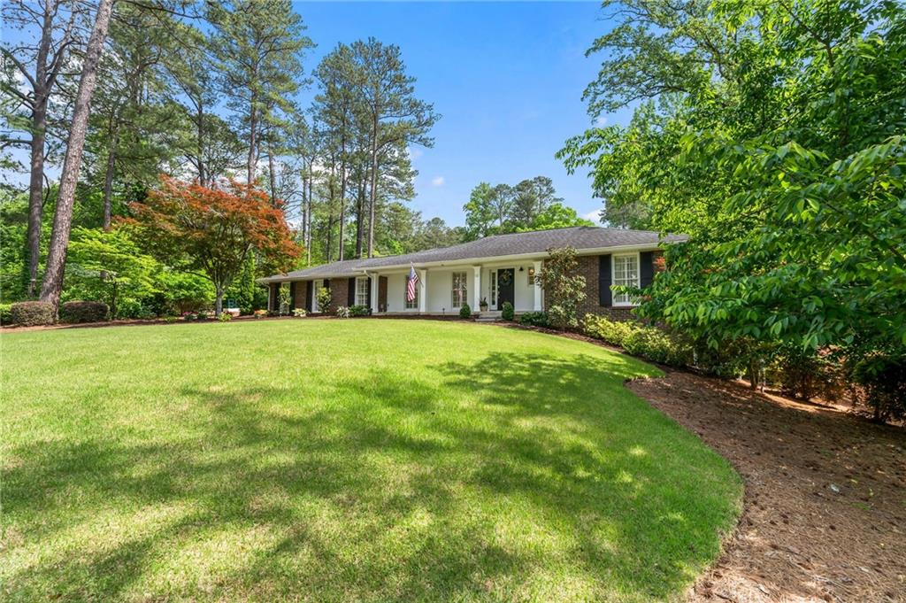 10 Wyndham Drive, Sandy Springs, Georgia image 9
