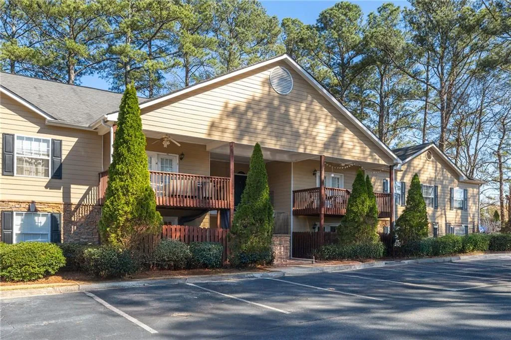 Atlanta, Georgia 30328, United States, 3 Bedrooms Bedrooms, ,2 BathroomsBathrooms,Residential,Active,93211