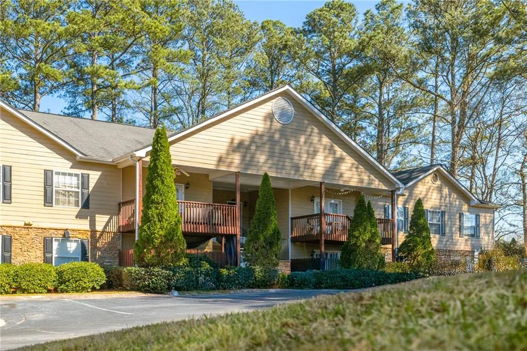 Atlanta, Georgia 30328, United States, 3 Bedrooms Bedrooms, ,2 BathroomsBathrooms,Residential,Active,93211