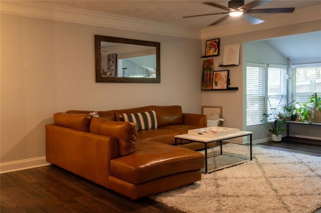 5151 Roswell 7