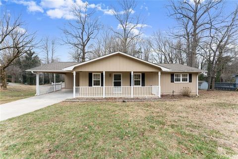 Homes For Sale - 146 Pine Street<br/> Cleveland, GA 30528