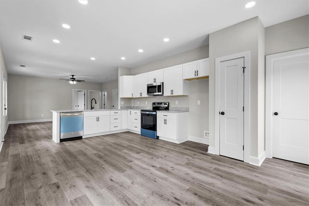 145 Walraven Place